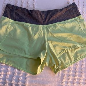 Lululemon shorts size 4 (xs)